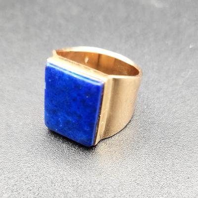 Lot #86 14kt Yellow Gold & Lapis Men's Ring - size 8