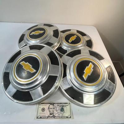 VINTAGE CHEVY HUBCAPS SET OF 4