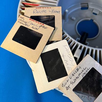 VINTAGE CAROUSEL SLIDE TRAY FULL OF FAMILY VACATION SLIDES