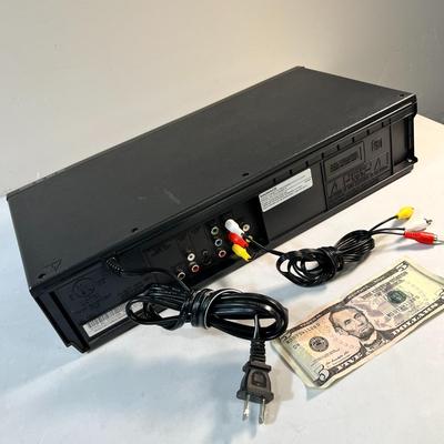 MAGNAVOX VHS, DVD PLAYER VCR RECORDER