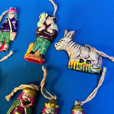 CHARMING HAND PAINTED NATIVITY ORNAMENT SET NICE DETAIL