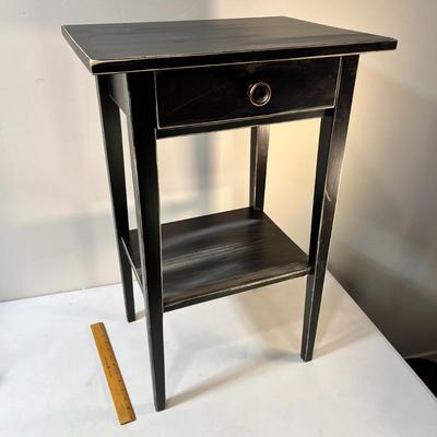 DISTRESSED WOOD SIDE TABLE