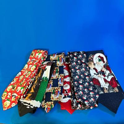 GROUP OF 6 FESTIVE CHRISTMAS NECK TIES