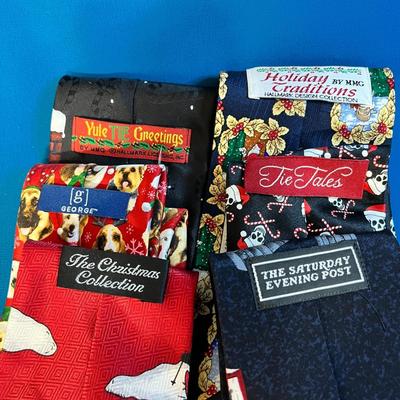 GROUP OF 6 FESTIVE CHRISTMAS NECK TIES