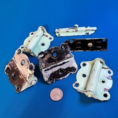 OLD PAINTED GREEN HARDWARE- 4 SPRING HINGES, 2 SLIDING LATCHES