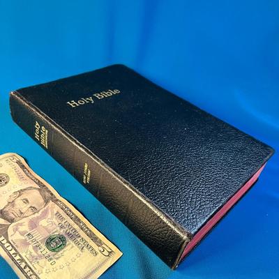 LEATHER BOUND HOLY BIBLE KING JAMES VERSION by L.D.S.