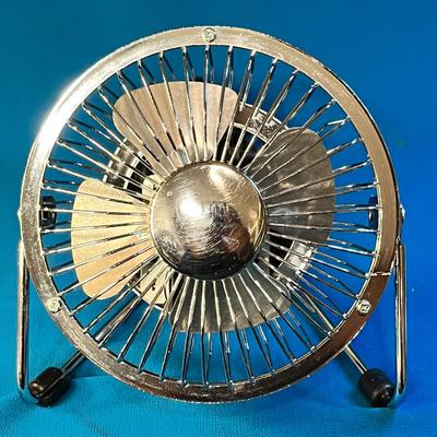 SHINY WELL MADE TABLE TOP FAN