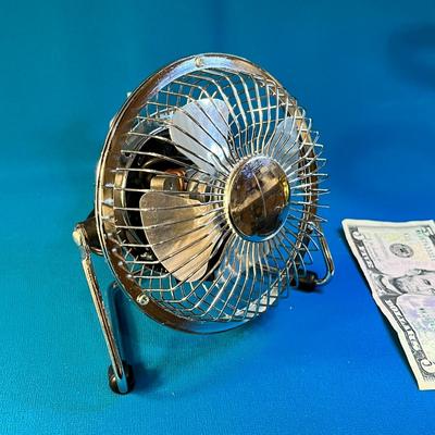 SHINY WELL MADE TABLE TOP FAN