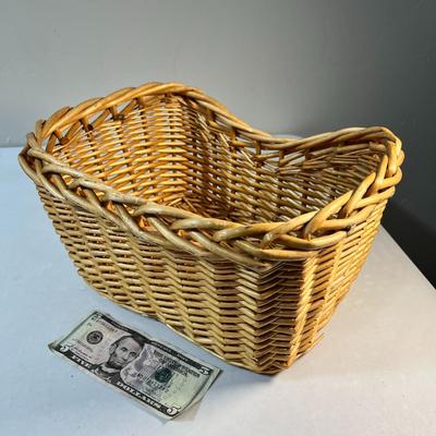 NATURAL WICKER BASKET 