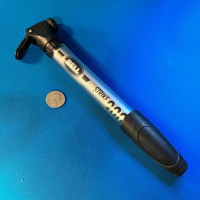 PORTABLE BELL AIRSTRIKE 300 BICYCLE PUMP