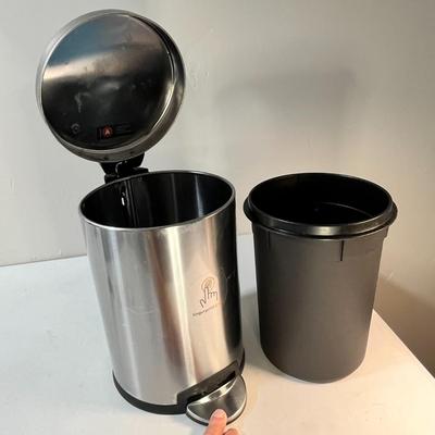 SIMPLEHUMAN METAL STEP PEDAL TRASH CAN