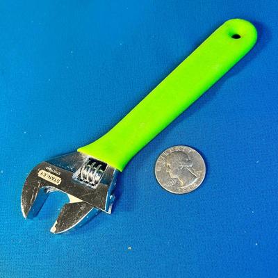 STANLEY 6" ADJUSTABLE WRENCH WITH COMFORT GRIP