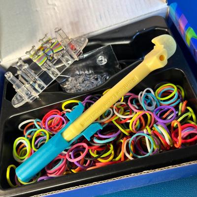 MONSTER TAIL RUBBER BAND CRAFTING KIT TRAVEL LOOM