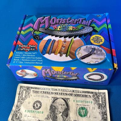 MONSTER TAIL RUBBER BAND CRAFTING KIT TRAVEL LOOM