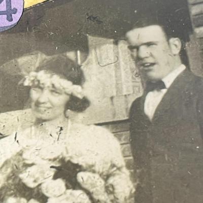 ORNATE PICTURE FRAME WITH WEDDING PHOTO FROM 1924 