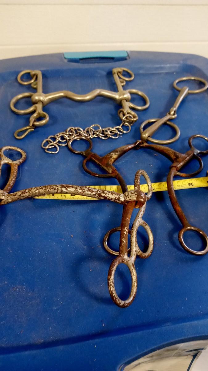 LOT 193 LOT OF OLD HORSE BITS