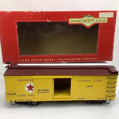 437 Pennsylvania RR Union Car Dairy Car Bachmann