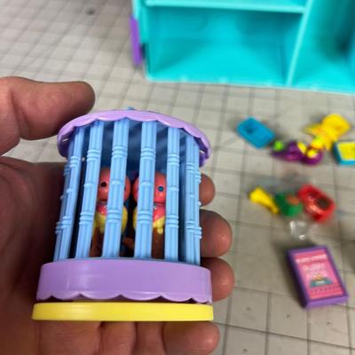 Littlest Pet Shop w/Accessories