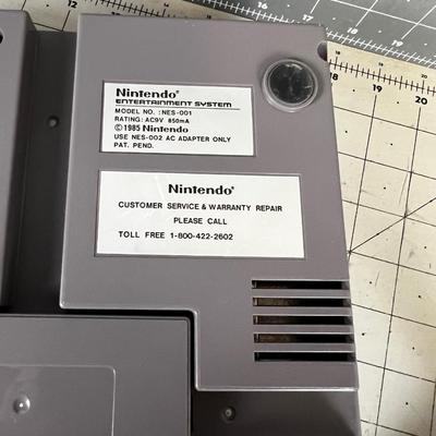 Vintage Nintendo NES Game System Components 