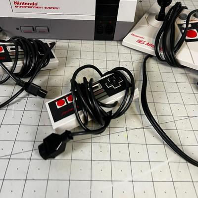 Vintage Nintendo NES Game System Components 