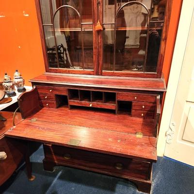 Lot #110 Beautiful Antique Mahogany Bookcase/Secretary, working key, breaks down for moving