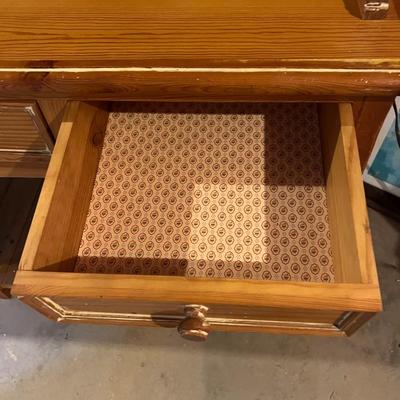 Distressed Two Piece Sideboard Hutch (BS-MK)