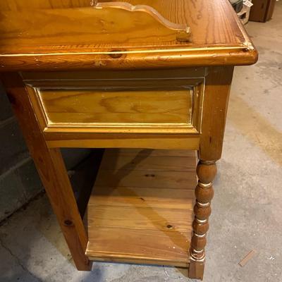 Distressed Two Piece Sideboard Hutch (BS-MK)