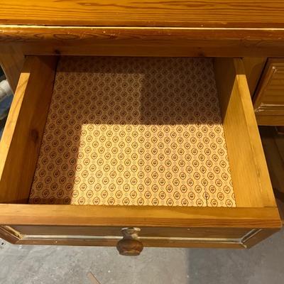 Distressed Two Piece Sideboard Hutch (BS-MK)