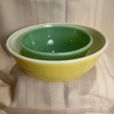 Fire-King and Pyrex Bowls | EstateSales.org
