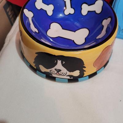 Treat Holder & 2 Bowls