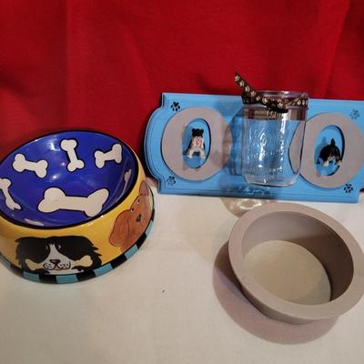 Treat Holder & 2 Bowls