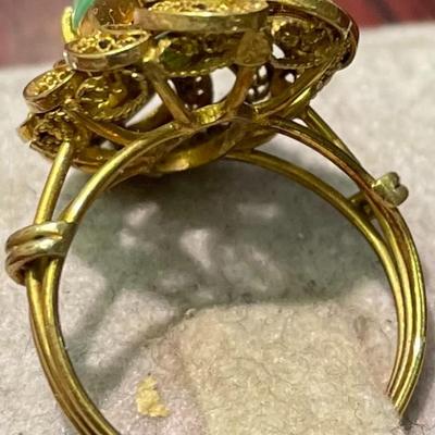 14 karat Gold ring / Size 4