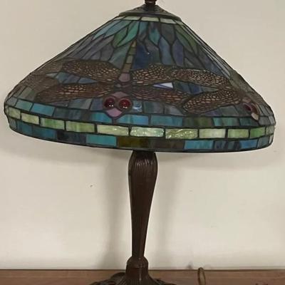 Gorgeous Tiffany Style Table Lamp/ Bronze Base