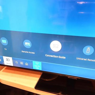 Lot #117 Samsung 43" Screen TV - Swivel Stand w/remote