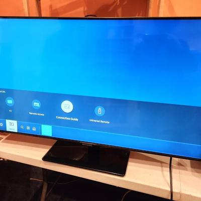 Lot #117 Samsung 43" Screen TV - Swivel Stand w/remote