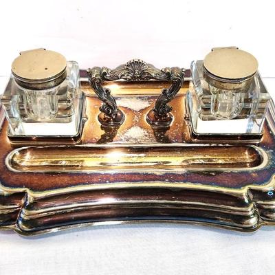 Lot #118  Handsome Partners Double Inkwell - Silver Plate