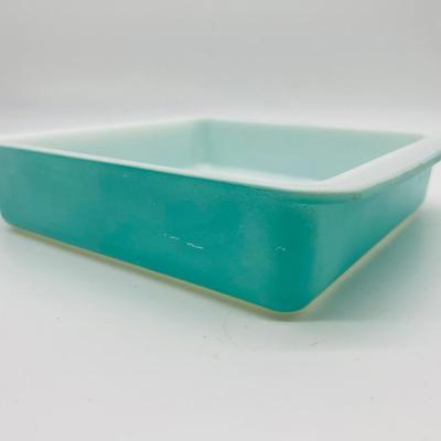 PYREX Lot of 4 Pieces