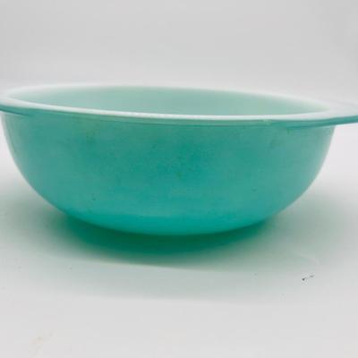PYREX Lot of 4 Pieces