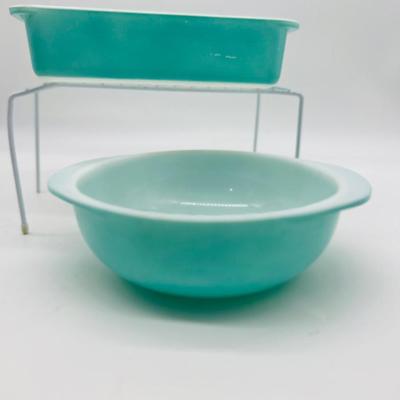 PYREX Lot of 4 Pieces