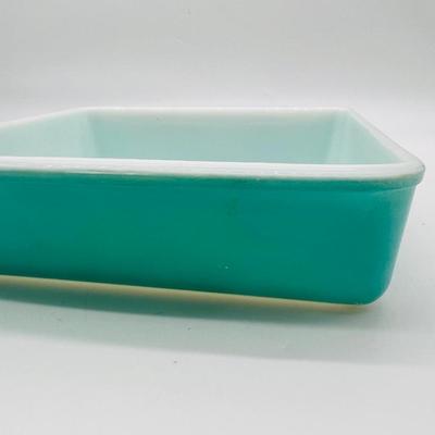 PYREX Lot of 4 Pieces
