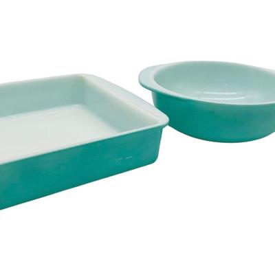 PYREX Lot of 4 Pieces