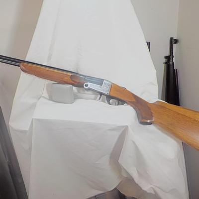 " Companion single shot SKEET 12 ga. Magnum shot gun, made in Italy.  Est.. $175 to $250.