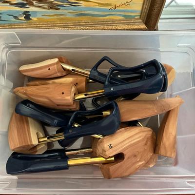 F2230 Five Pairs of Wooden Shoe Trees
