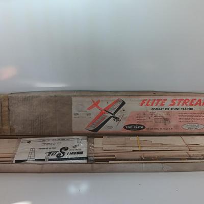 Top Flite Models Flite Streak Combat or Stunt Trainer Model airplane