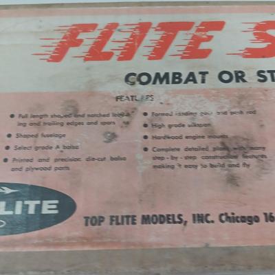Top Flite Models Flite Streak Combat or Stunt Trainer Model airplane