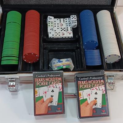 Cardinals professional Texas Hold em' set in case chips, cards, and dice