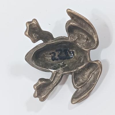 Brass frog with climbing brass frog brooch