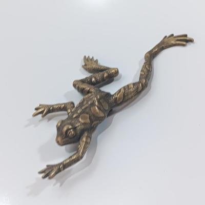 Brass frog with climbing brass frog brooch