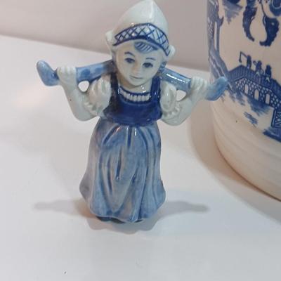 Japan marked Bowl / planter with Dutch girl figure and Delft blue house