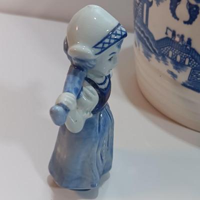 Japan marked Bowl / planter with Dutch girl figure and Delft blue house